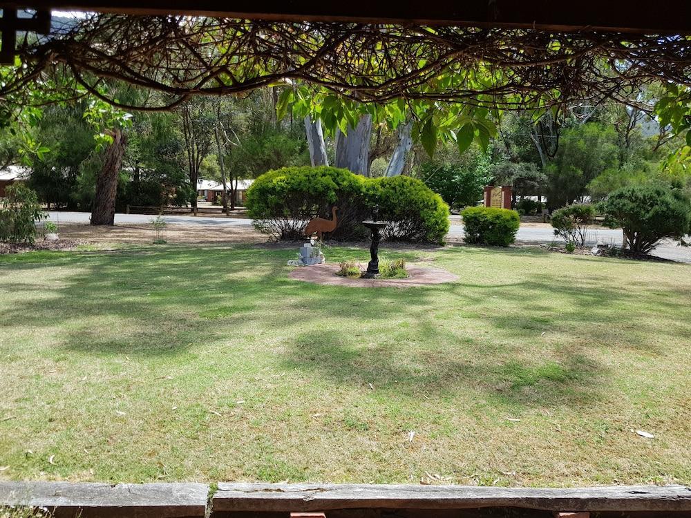 Kookaburra Motor Lodge Halls Gap Bagian luar foto