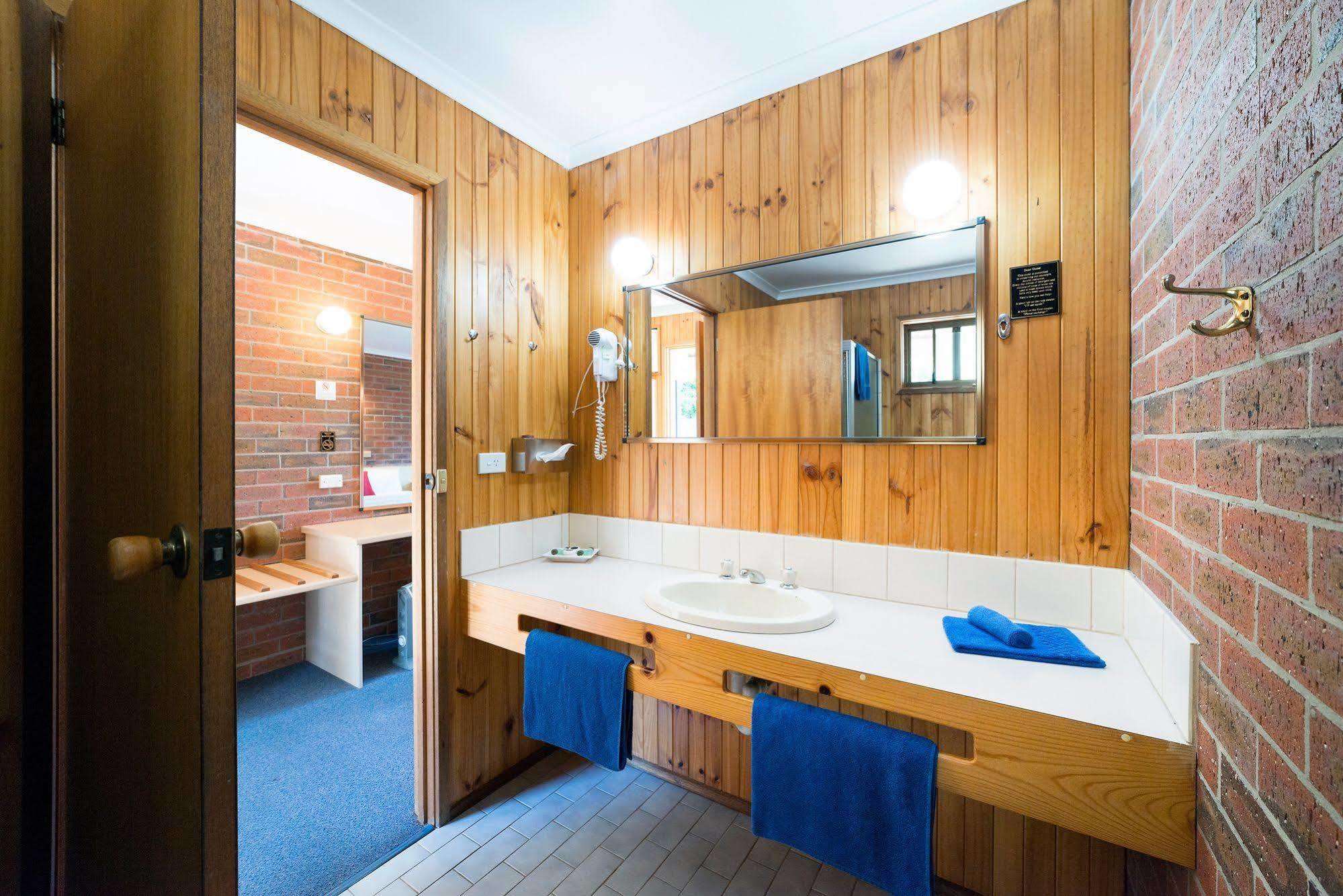 Kookaburra Motor Lodge Halls Gap Bagian luar foto