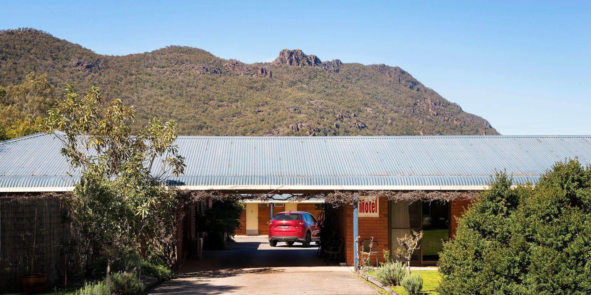 Kookaburra Motor Lodge Halls Gap Bagian luar foto